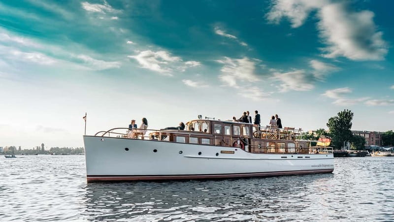 Berlin: Boat Sightseeing Tour on Electric Motor Yacht - Why this electric yacht changes the Spree cruise