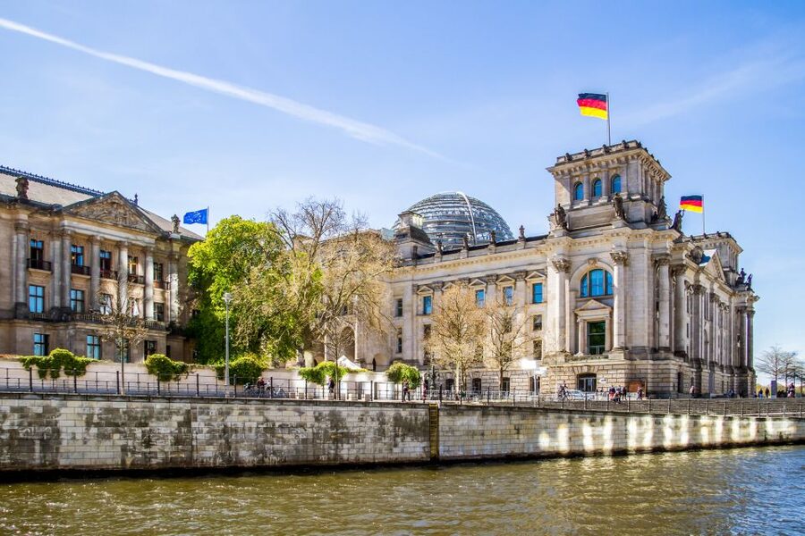 Berlin: Boat Tour Along the River Spree - Starting at Friedrichstrasse 140
