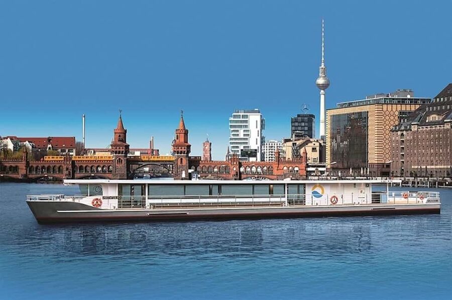 Berlin Boat Tour | Sunset Tour with Solar Ship | Sightseeing Spree - Why the solar ship changes the mood
