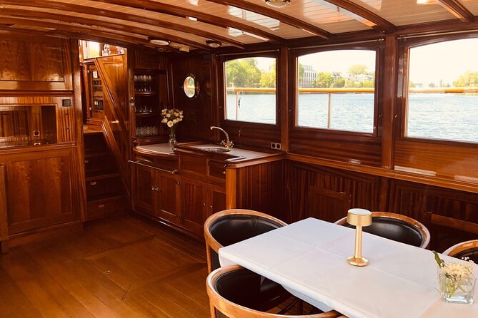 Berlin Boot Sightseeing Tour on Electric Private Yacht - How the $46.21 price holds up
