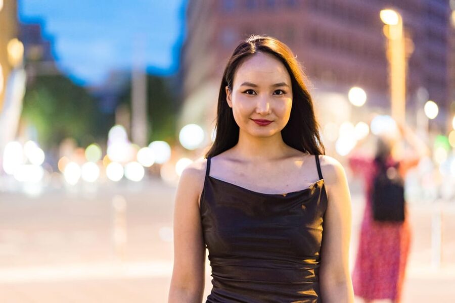Berlin by Night: Private Photoshoot at Illuminated Cityscape - Timing your session around sunset