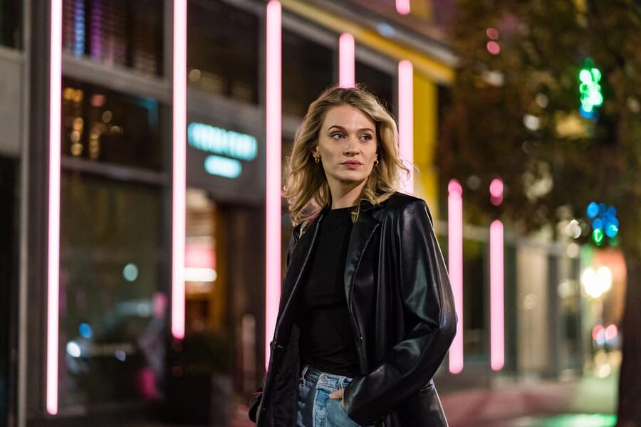 Berlin by Night: Private Photoshoot at Illuminated Cityscape - Is $152 good value for up to four people?