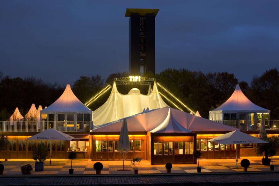 Berlin: Cabaret – The Berlin Musical at Tipi am Kanzleramt - Music, acting, and the Kit Kat Club atmosphere
