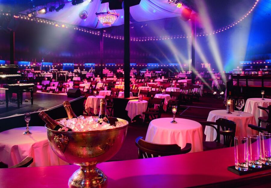 Berlin: Cabaret – The Berlin Musical at Tipi am Kanzleramt - Food, drinks, and the €5 voucher