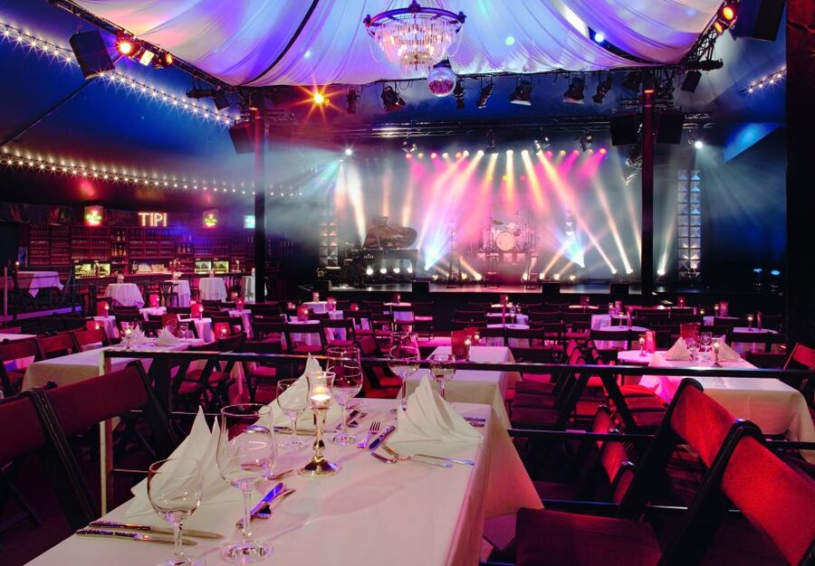 Berlin: Cabaret – The Berlin Musical at Tipi am Kanzleramt - Heat, seating, and comfort
