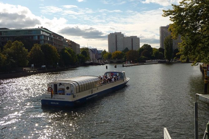 Berlin Capital 4-Course Sunset Dinner Cruise Including Drinks - Included drinks make the price easier to judge