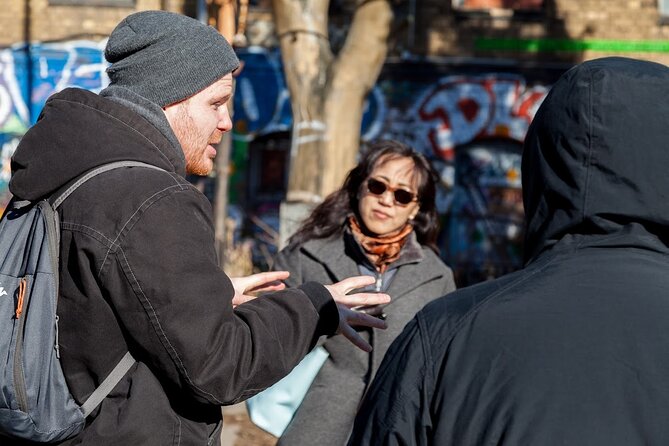 Berlin Center Food Tour with 8+ Authentic Local Tastings - Starting among Berlin’s courtyards and street art