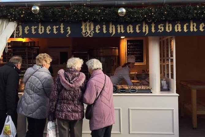 Berlin Christmas Markets with Culinary Tour - Small groups and guide quality shape the evening