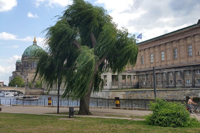 Berlin City Center: The Most Famous Sites (private 3 hours Walking tour) - Price, group size, and what is included