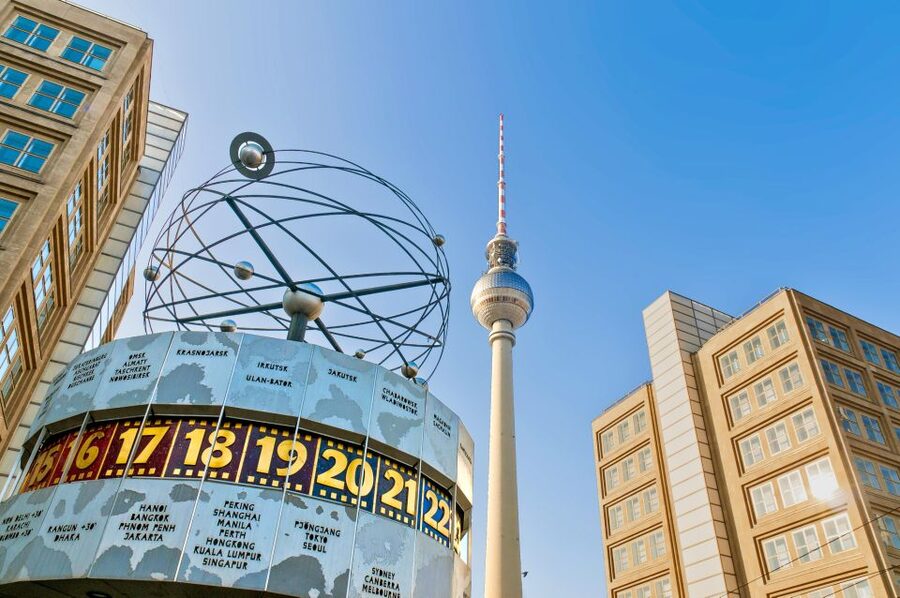 Berlin: City Center Walking Tour - Schlossplatz and Berlin Cathedral