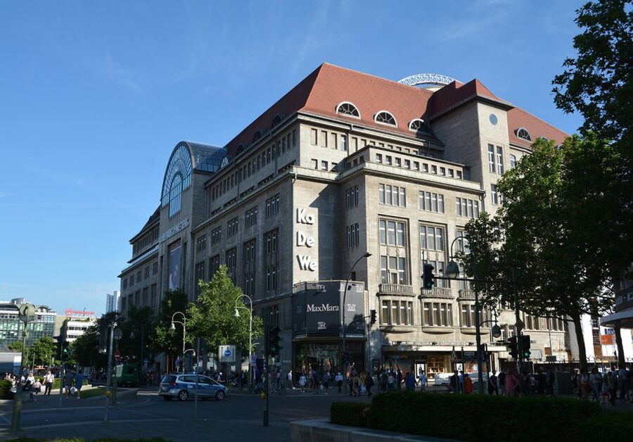 Berlin: City-West Walking Tour with a Real Berliner - Europa-Center and the city’s western symbol