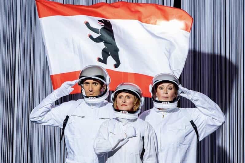 Berlin: Die Stachelschweine-Steglitz, wir haben ein Problem! - Why the cast of characters matters