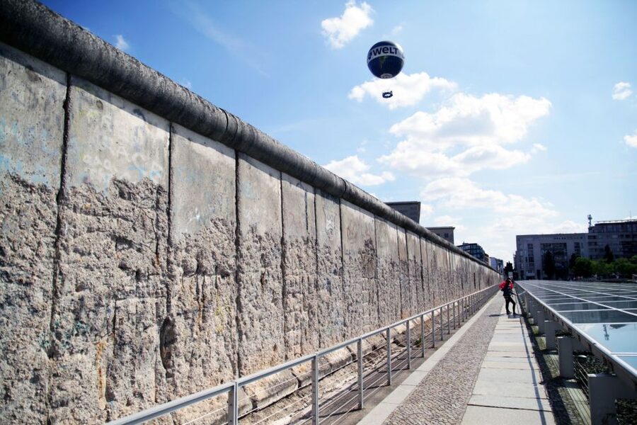 Berlin: Discover Berlin Walking Tour - People who give Berlin a human voice