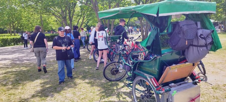 Berlin (E)Bike Tour Historical Highlights in Small groups - Starting at Rosenthaler Platz