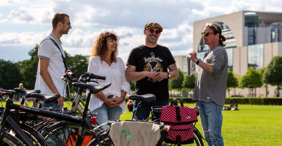 Berlin: E-Bike Tour of the Berlin Wall and Mitte Highlights - Mauerpark and the Wall’s former dividing line