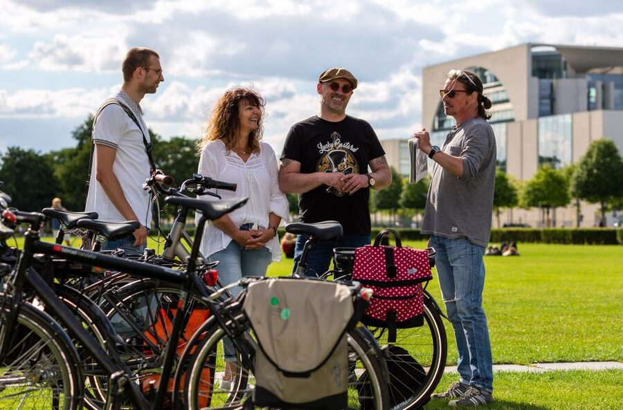 Berlin: E-Bike Tour of the Berlin Wall and Mitte Highlights - Starting at Bornholmer Strasse, where the Wall opened