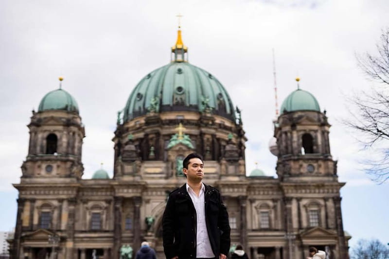 Berlin: Early Morning Private Photoshoot to avoid the Crowd - Why an early start makes sense in Berlin