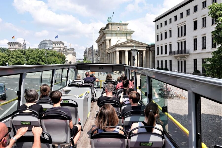 Berlin: East and West Hop-On Hop-Off Bus Tour - Museum Island, Berlin Cathedral, and Unter den Linden