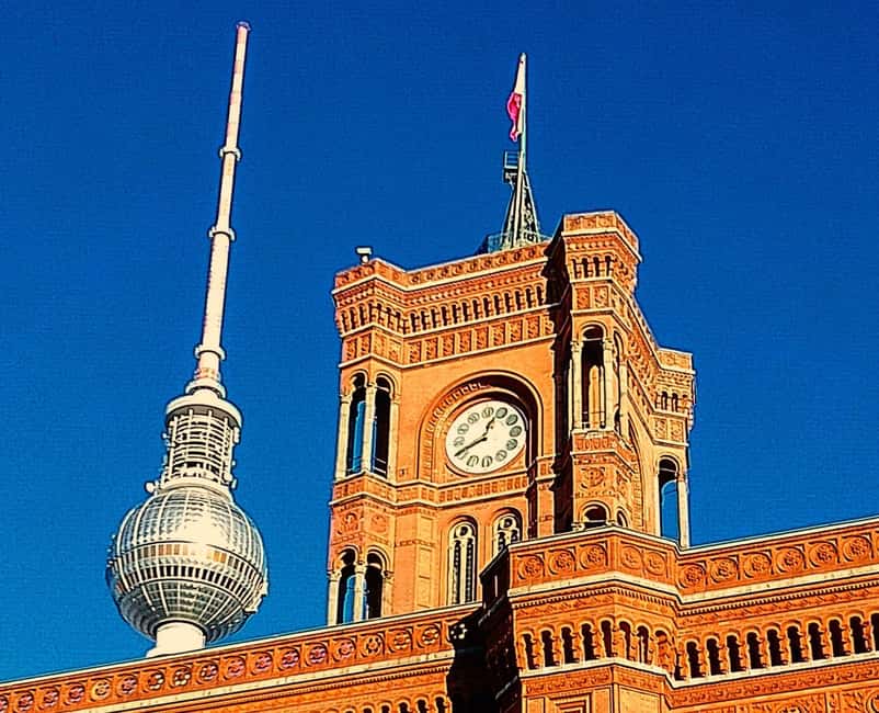 Berlin: East and West Wall Tour by Bike with a Guide - Friedrichshain and the Volkspark bunkers
