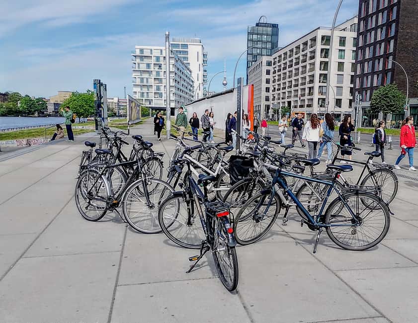 Berlin: East and West Wall Tour by Bike with a Guide - Tiergarten and the Victory Column