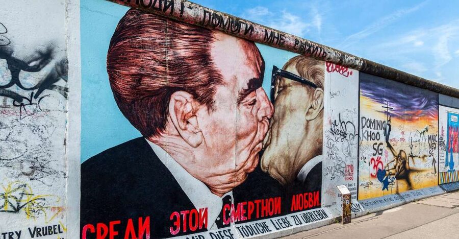 Berlin: East Side Gallery and Cold War Segway Tour - Riding from central Berlin toward the wall