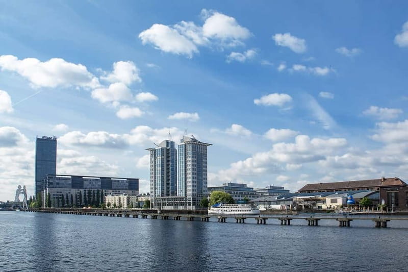 Berlin: East Side Gallery Spree Cruise in a Solar Catamaran - Key points to know before booking