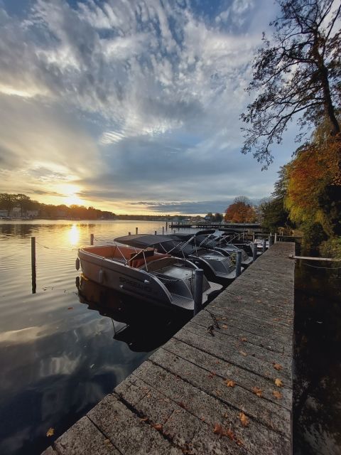 Berlin: Electric Boat Rental for self-driving 2 hrs - Swimming from the boat