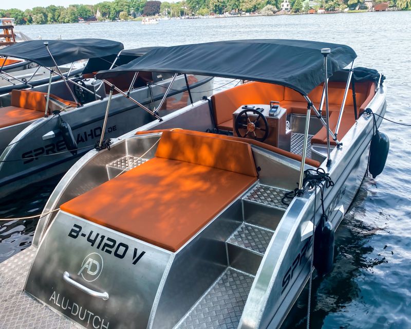 Berlin: Electric Boat Rental for self-driving 2 hrs - Turning the boat into a floating picnic