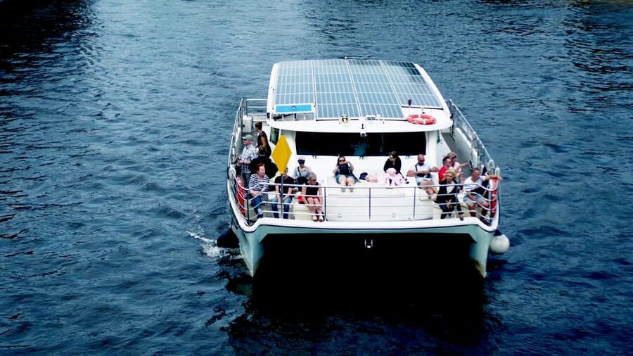 Berlin: Exclusive Boat Tour on a Solar-Powered Catamaran - Seating, drinks, weather, and onboard comfort