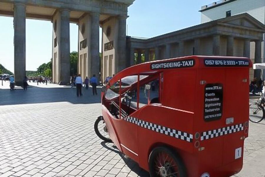 Berlin Express: Private 1-Hour E-Rickshaw Ride - Passing through places ordinary cars cannot