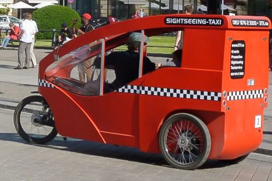 Berlin Express: Private 1-Hour E-Rickshaw Ride - Who will get the most from this ride