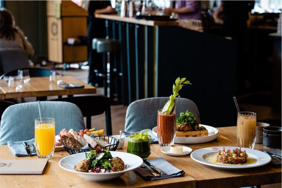 Berlin: Fine Dining Breakfast with Champagne in Schoneberg - Service, Size, and Accessibility