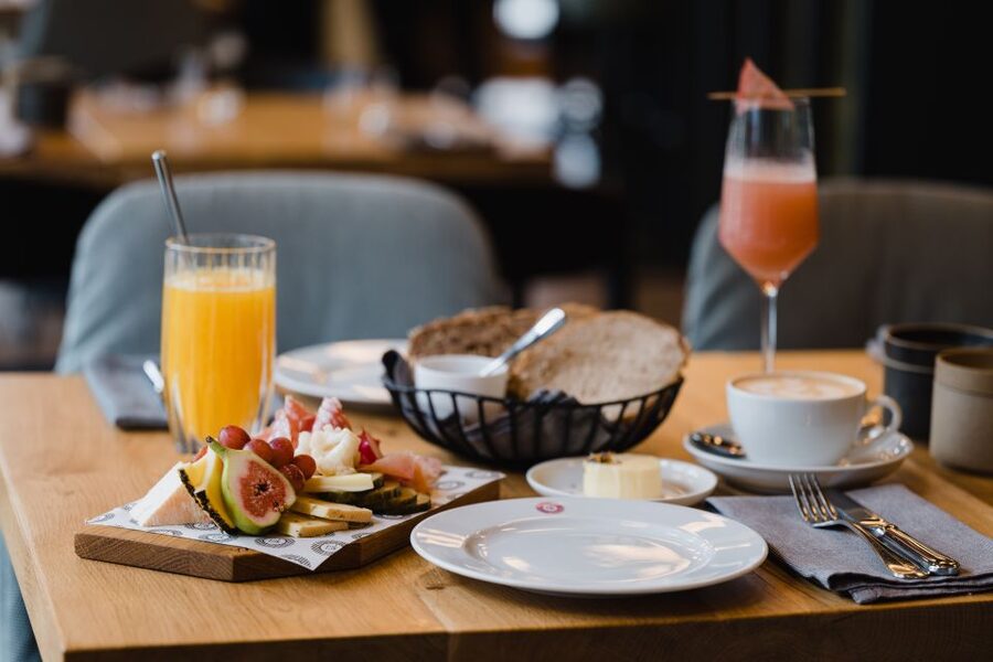 Berlin: Fine Dining Breakfast with Champagne in Schoneberg - Practical Tips Before You Go