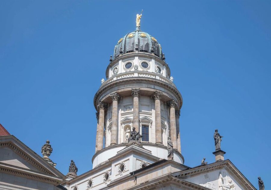 Berlin: Französischer Dom 360° Panorama & Crémant to go - The 254-step climb matters