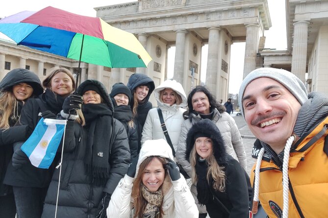 BERLIN FULL in 3.5h (Guide + Headphones) - Starting at Humboldt Forum and Alexanderplatz