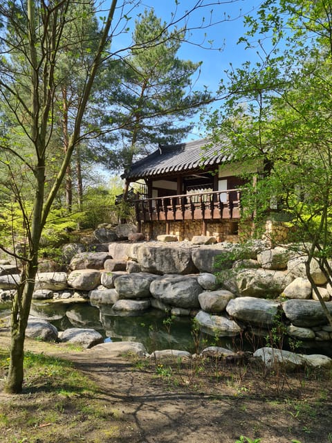 Berlin: Gärten der Welt Guided Tour - Chinese, Balinese, and Christian gardens