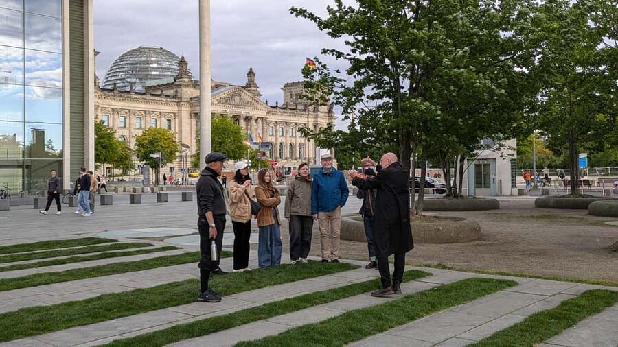 Berlin: Government District around the Reichstag Guided Tour - Key points to know before booking