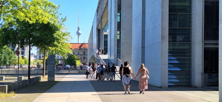 Berlin: Government District Tour and Reichstag Dome Visit - The Reichstag Dome and rooftop terrace