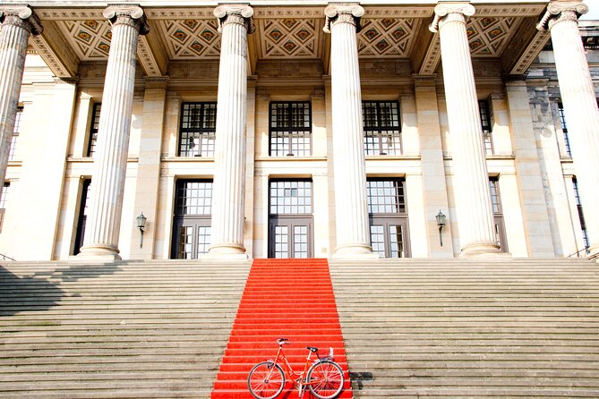 Berlin: Guided Bike Tour to Explore the Highlights - Nikolaiviertel and the beginnings of Berlin