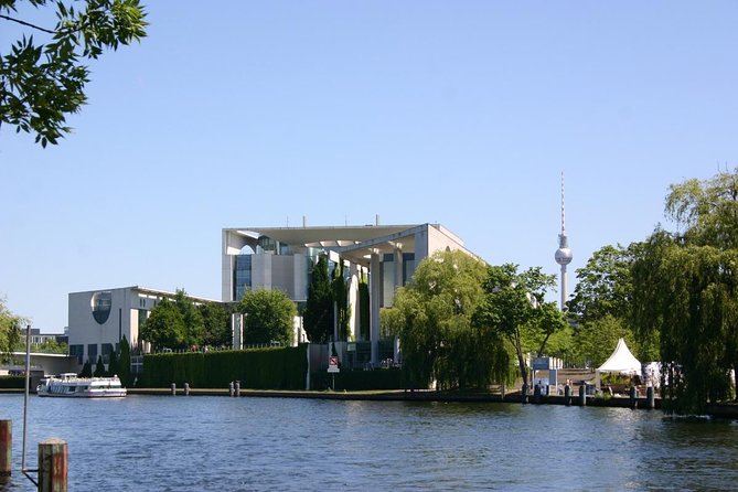 Berlin: Guided Bike Tour to Explore the Highlights - The Holocaust Memorial and a serious pause