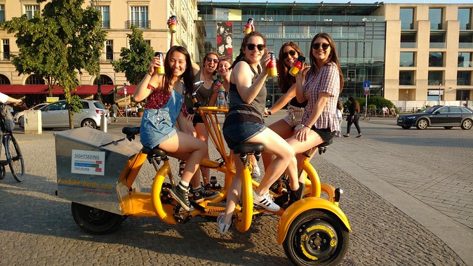 Berlin : Guided Private Sightseeing Tours with Funbikes, Teambikes - How the Berlin funbike works