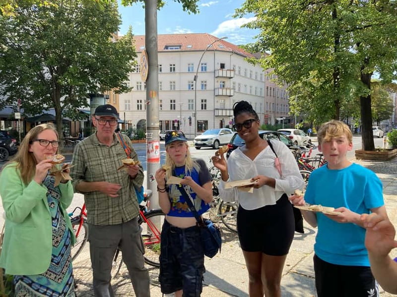 Berlin: Guided Street Food Tour with Tastings - Key points at a glance
