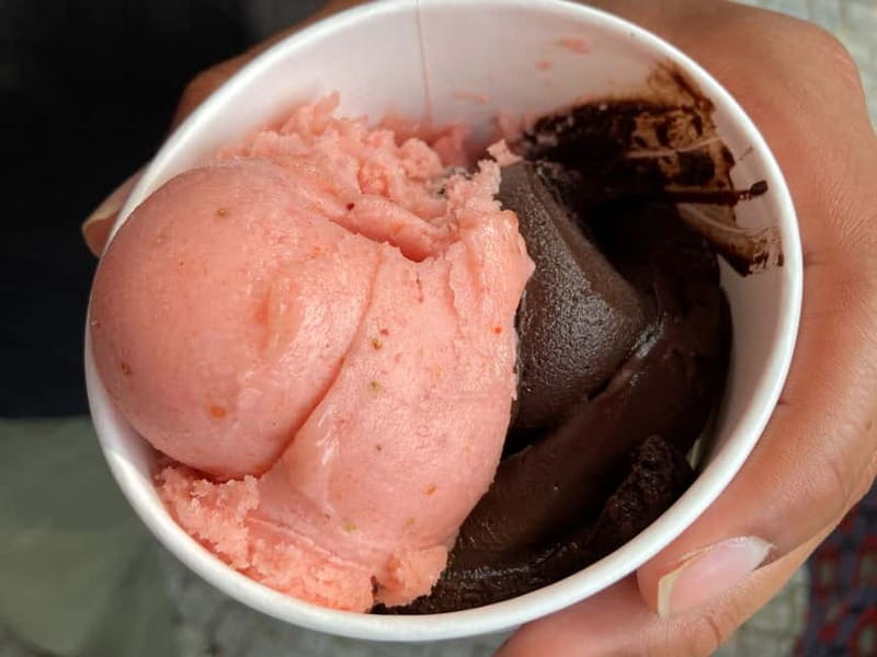 Berlin: Guided Street Food Tour with Tastings - Walking between food stops in Mitte