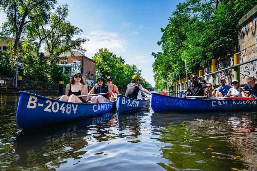 Berlin: Guided Tour by Canoe - Wagenburg Lohmühle and Berlin’s alternative character