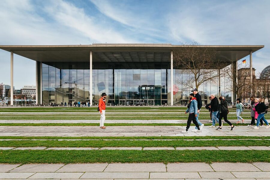 Berlin: Guided Walking Tour around the Reichstag - Bundestag administration and Jakob-Kaiser House