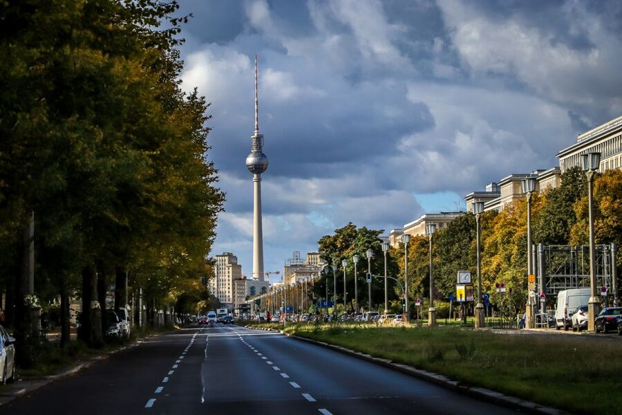Berlin: Guided Walking Tour in English - The Royal Palace and Museum Island