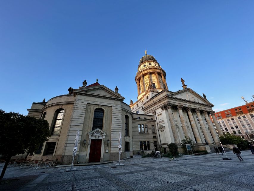 Berlin: Guided Walking Tour in English - Brandenburg Gate and a new era