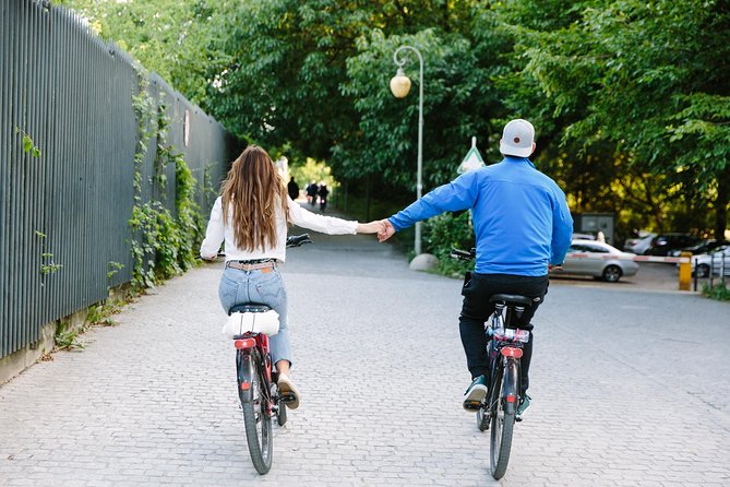 Berlin Highlights: 3-Hour Bike Tour - Why a bike works so well in central Berlin
