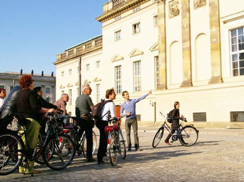 Berlin: Highlights Guided Bike Tour - Key points to know before you book