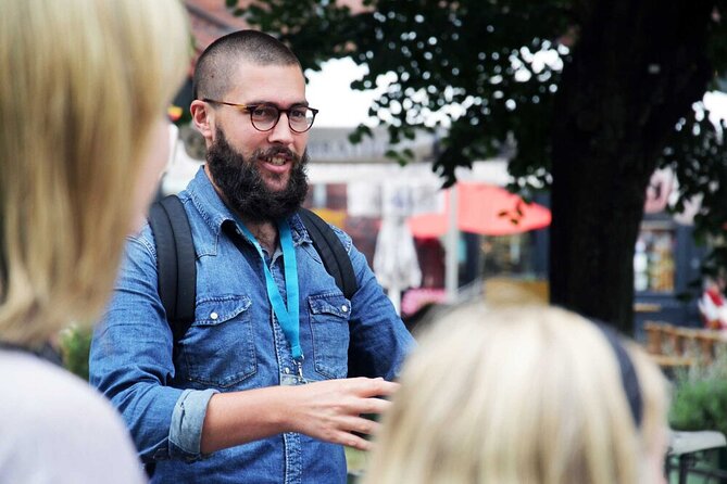 Berlin Highlights in 2 Hours: Express Walking Tour - Two memorials, two forms of remembrance